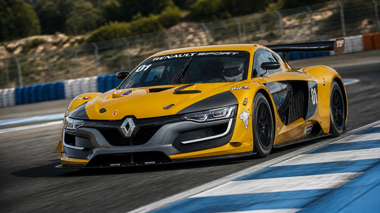 Carro de corrida Renault Sport amarelo acelerando em pista com curvas e bordas azuis e brancas.